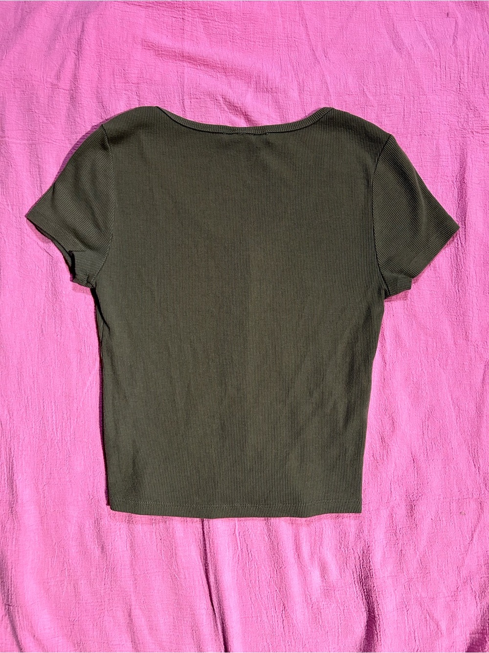 ‘AERO’ Ribbed Green Baby Tee with Button Details - Picture 2 of 4